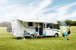 Thule Omnistor 5200 Wit 400 Sapphire Blue Cassetteluifel -Thule 65fac8df1a1bb3.91620905