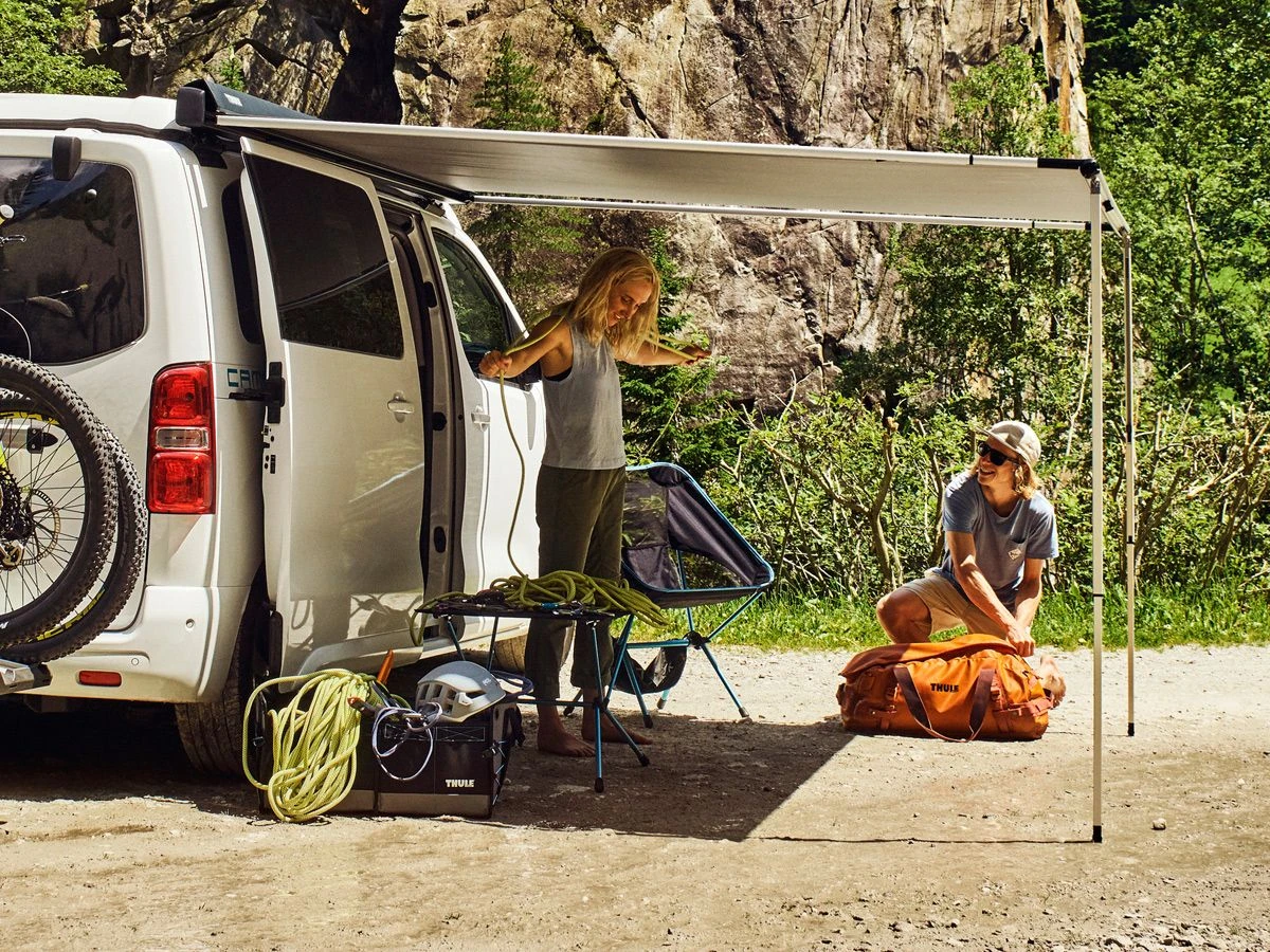 Thule Omnistor 3200 Aluminium 300 Uni Grey Cassetteluifel 2 Thule Omnistor 3200 Aluminium 300 Uni Grey Cassetteluifel - Afbeelding 2