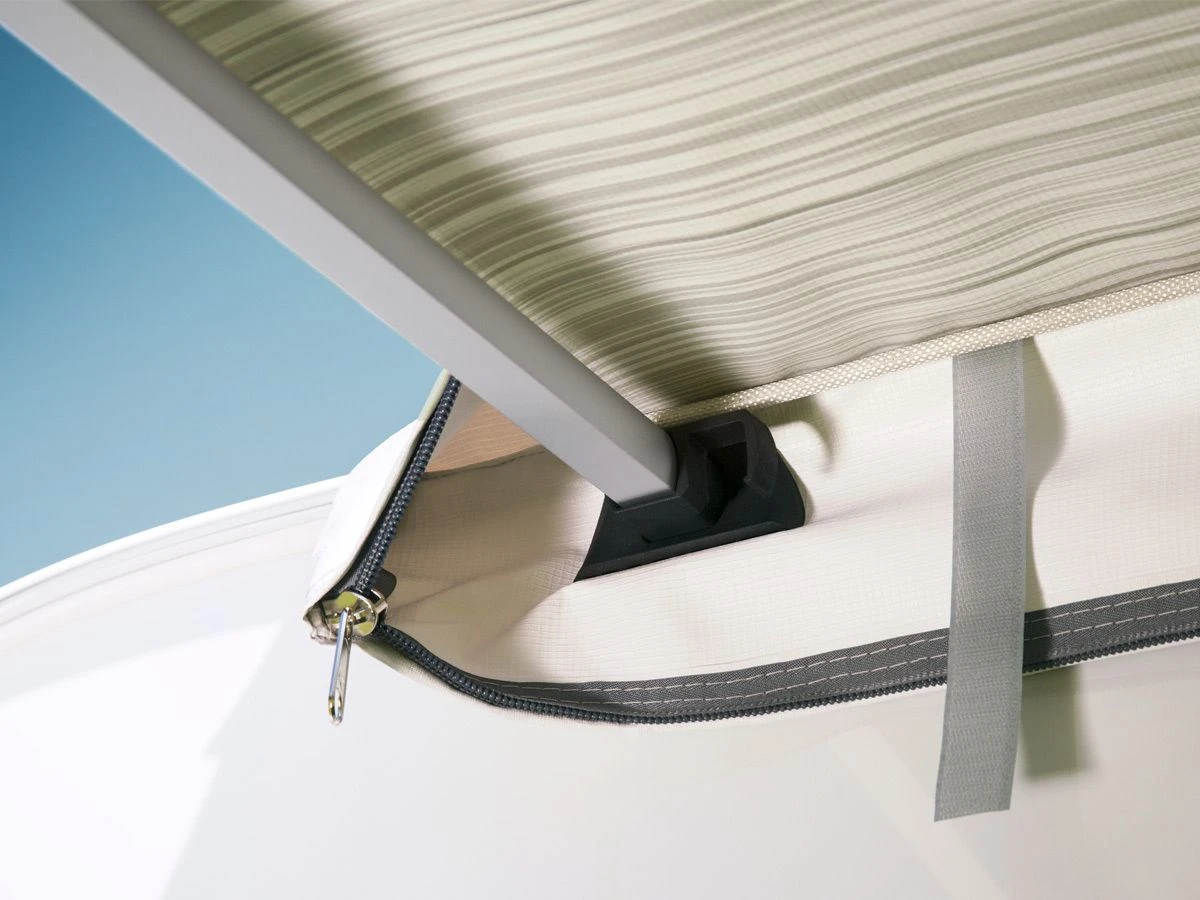 Thule Omnistor 1200 260 Mystic Grey Zakluifel 7 Thule Omnistor 1200 260 Mystic Grey Zakluifel - Afbeelding 7